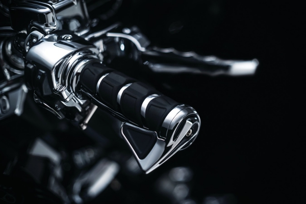 Kinetic Throttle Boss - Chrome