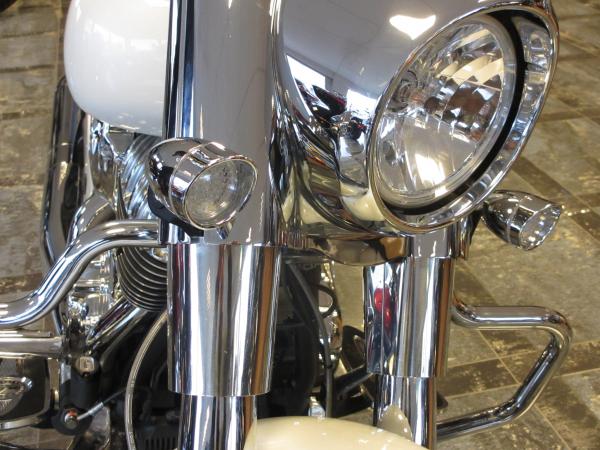 LED Turnsignals with Chrome Visor - Indian Chief